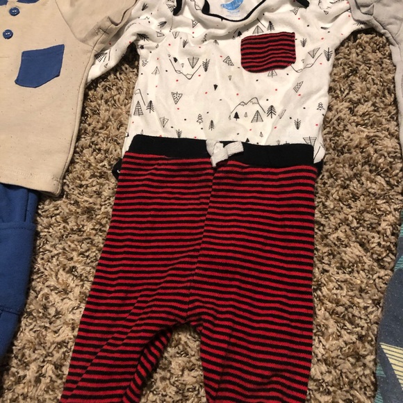 Little boys clothing onesies/pants/outfits - Picture 3 of 13